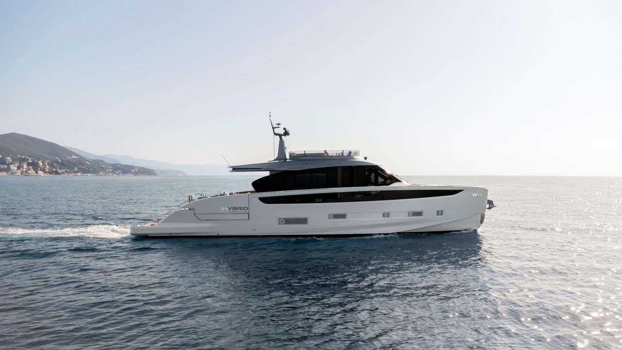Azimut Seadeck 7